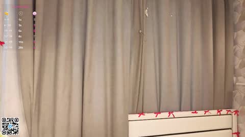 Evelyn online show from March 2, 7:15 am