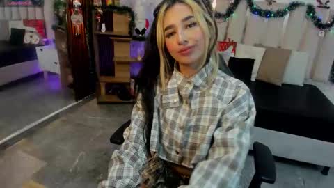 Malory  online show from January 14, 7:41 pm