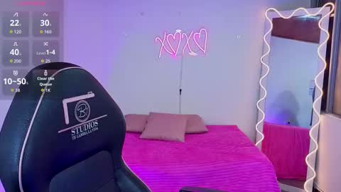 Malory  online show from November 21, 7:16 pm