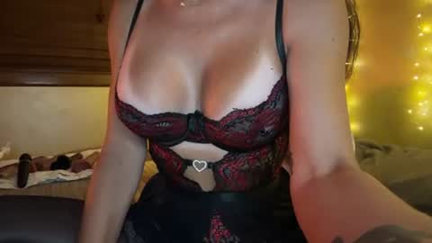 Julia online show from August 5, 2:29 am