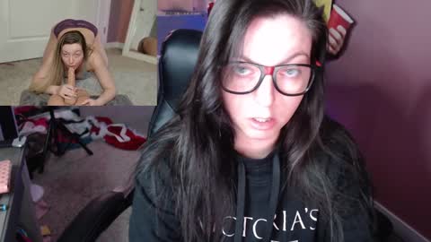 Snapshot of mandybabyxxx chatting on December 19, 7:40 pm MandyBabyXXX online show from December 19, 7:40 pm