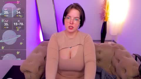 manic_pixie_ online show from March 11, 3:58 pm