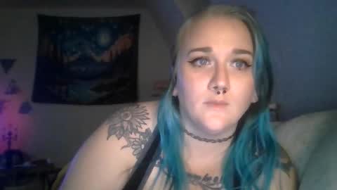 ManicPixiePop online show from October 24, 2:29 am