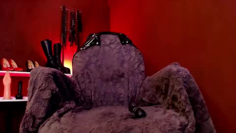 manuevans10 online show from April 16, 8:08 pm