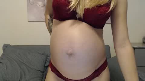 Snapshot of manyamania chatting on September 16, 6:21 am Prosto Maria online show from September 16, 6:21 am