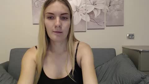 Snapshot of manyamania chatting on October 1, 10:20 am Prosto Maria online show from October 1, 10:20 am