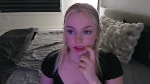 margot_robbie7 online show from July 6, 12:49 am