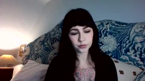 Margot Mills online show from January 6, 11:47 am