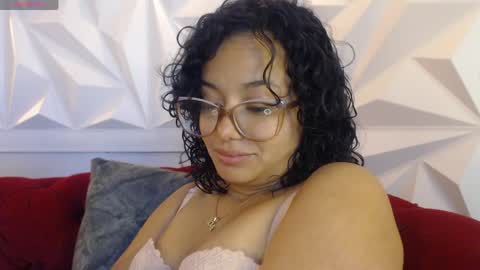 maria07lopez_ online show from April 5, 1:43 pm