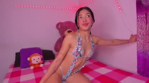 alejita  independent online show from April 21, 12:36 am