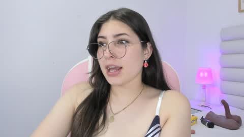 Snapshot of mariam_scott18 chatting on December 23, 5:17 am Mariam online show from December 23, 5:17 am