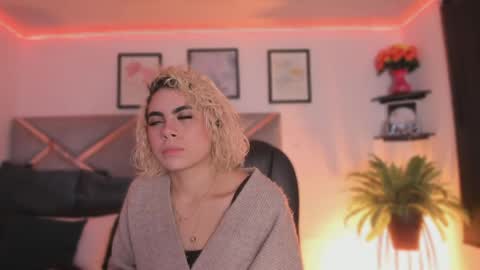 Marian online show from April 20, 7:06 pm