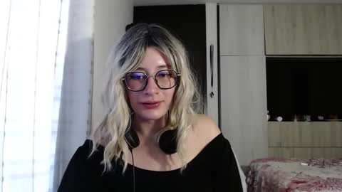 Mariana online show from September 22, 9:57 pm