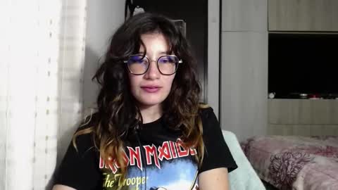 Mariana online show from October 17, 1:09 am