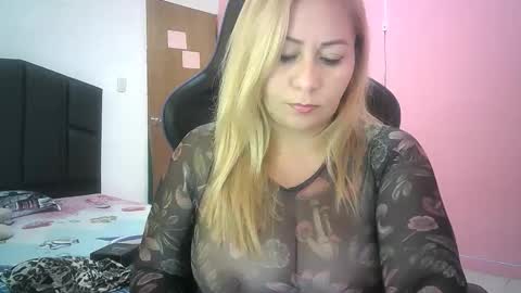 mariana995649 online show from February 15, 8:30 pm