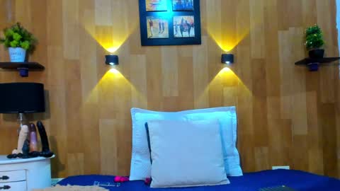 Snapshot of mariana_aangel chatting on February 6, 7:18 pm Mariana Angel online show from February 6, 7:18 pm