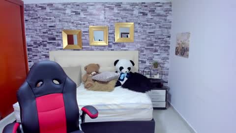 Mariana online show from February 12, 9:33 pm