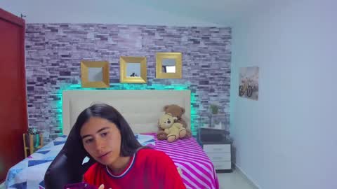 Mariana online show from December 7, 9:11 pm