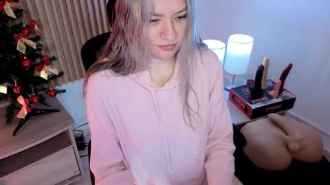 Marian Love  online show from December 21, 12:20 pm