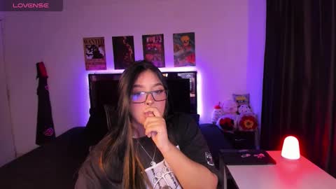 Mariana Hasper online show from February 12, 2:35 am