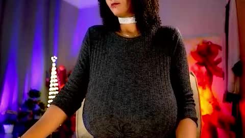 Snapshot of mariicha chatting on October 31, 7:12 am Nikita - Scroll down and read my bio please. New Pictures in Bio online show from October 31, 7:12 am