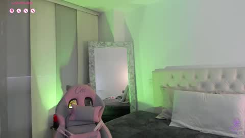 Marilyn online show from October 22, 9:31 pm