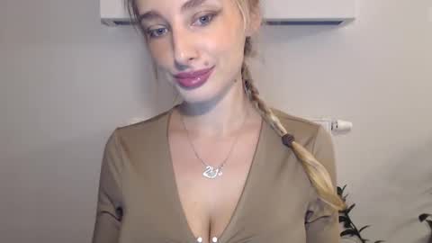 MarilynDevilish online show from December 21, 9:15 pm