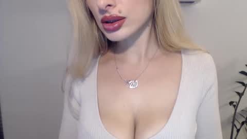 MarilynDevilish online show from December 14, 4:41 pm