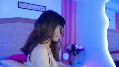 marinette online show from March 18, 8:14 pm