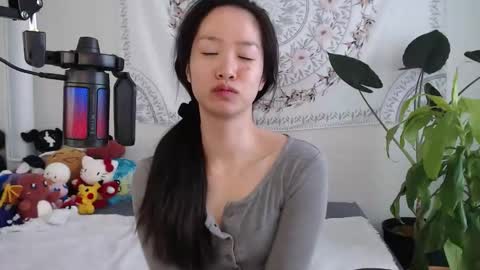 MarissaPeach online show from April 4, 1:21 pm