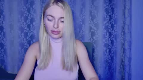 mariwell online show from June 17, 11:39 pm