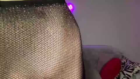 Mary online show from November 15, 12:39 pm