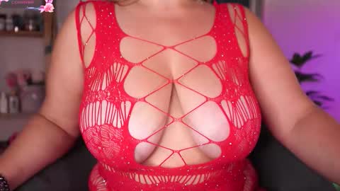 Maria  online broadcast from Tuesday to Suturday from 6 pm to 12 pm Germany time Sunday-Monday offline online show from September 10, 8:42 pm