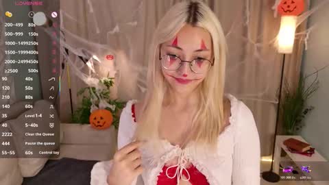 Karina online show from October 31, 9:19 pm