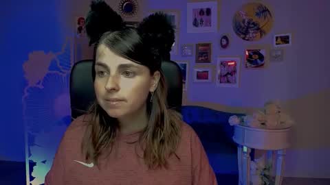 martaedams online show from November 17, 6:03 am