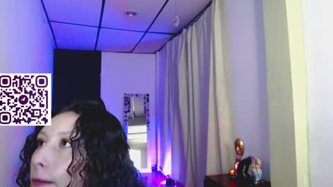 Snapshot of martina_adams chatting on January 25, 2:47 am mari online show from January 25, 2:47 am