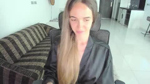 Mary Jane online show from April 4, 6:45 am