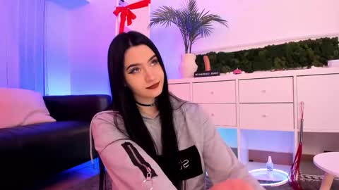 Mary online show from March 14, 8:26 am