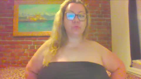 MaryChubby  online show from May 19, 9:11 pm