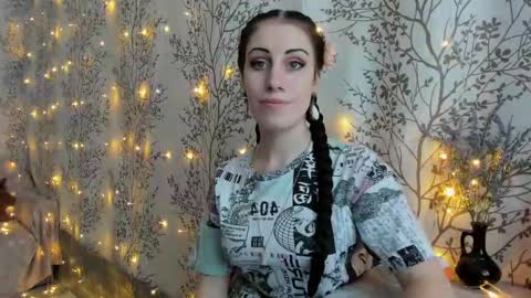 Snapshot of marylou_ chatting on December 12, 7:30 am Mary Lou online show from December 12, 7:30 am