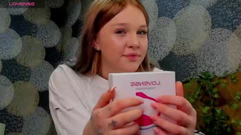 Mary online show from February 7, 3:19 pm