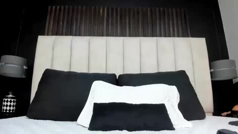 mathilda_liz online show from April 4, 1:32 pm