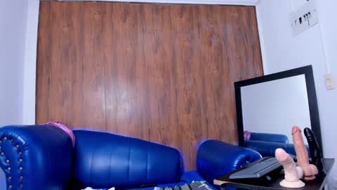 ISABEL online show from January 12, 1:16 pm