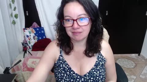 Snapshot of mature_wolf chatting on December 24, 11:49 am Sonia online show from December 24, 11:49 am