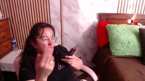 Snapshot of mature_wolf chatting on September 13, 10:18 pm Sonia online show from September 13, 10:18 pm