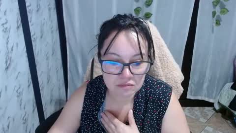 Snapshot of mature_wolf chatting on March 4, 11:51 am Sonia online show from March 4, 11:51 am