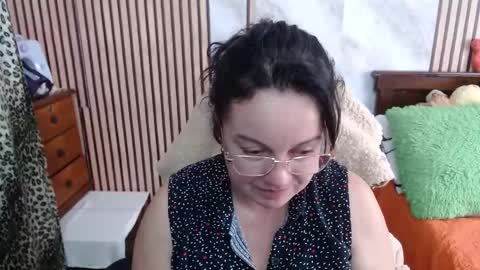 Snapshot of mature_wolf chatting on September 19, 9:25 pm Sonia online show from September 19, 9:25 pm