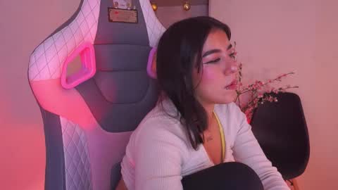 Mavi online show from February 11, 10:55 pm