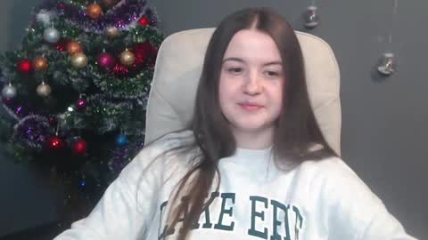 MavkaCute online show from December 17, 7:07 pm