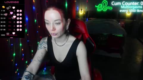 Snapshot of max_phoenix chatting on February 16, 4:53 am Max online show from February 16, 4:53 am